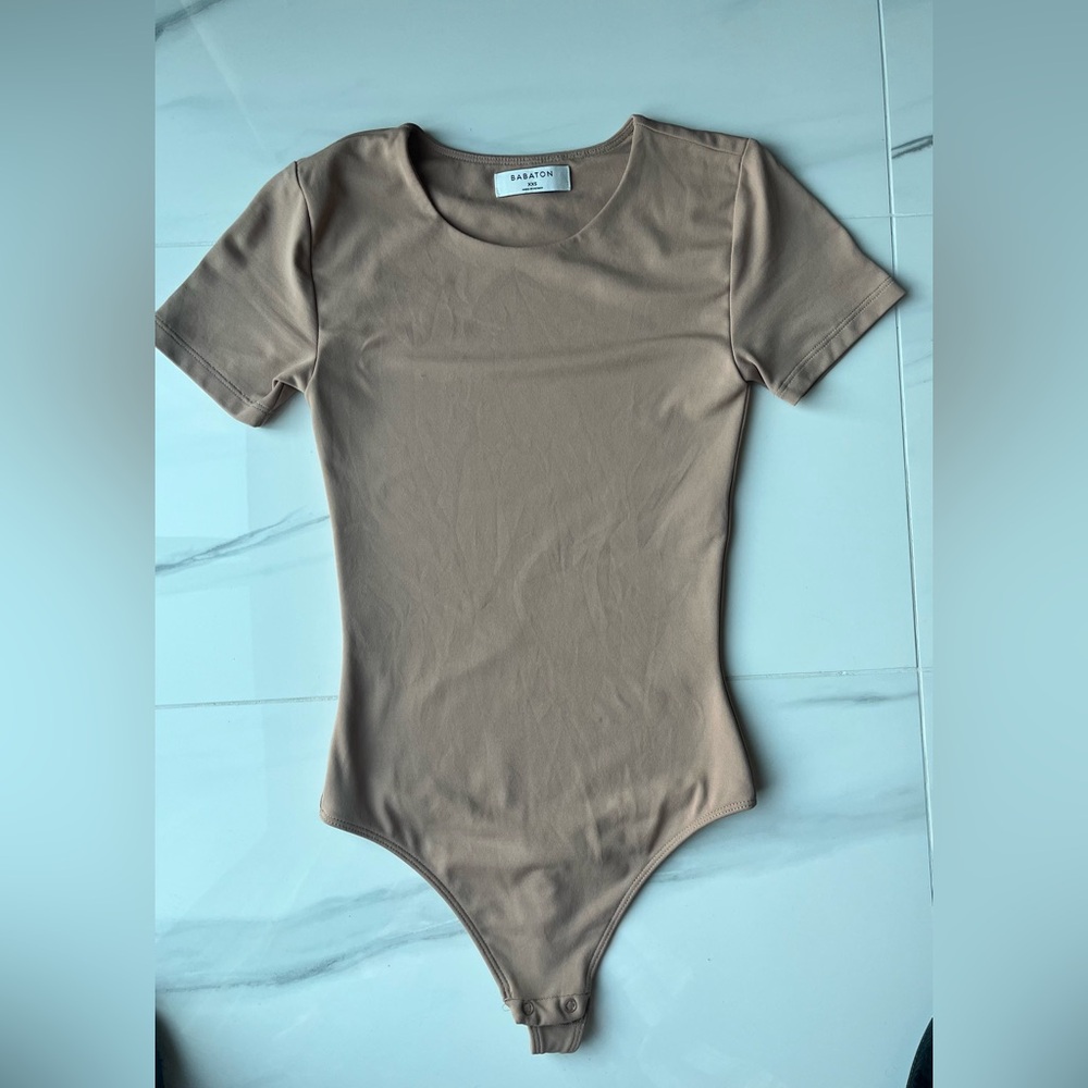 Aritzia Babaton Contour Crew Shortsleeve Bodysuit